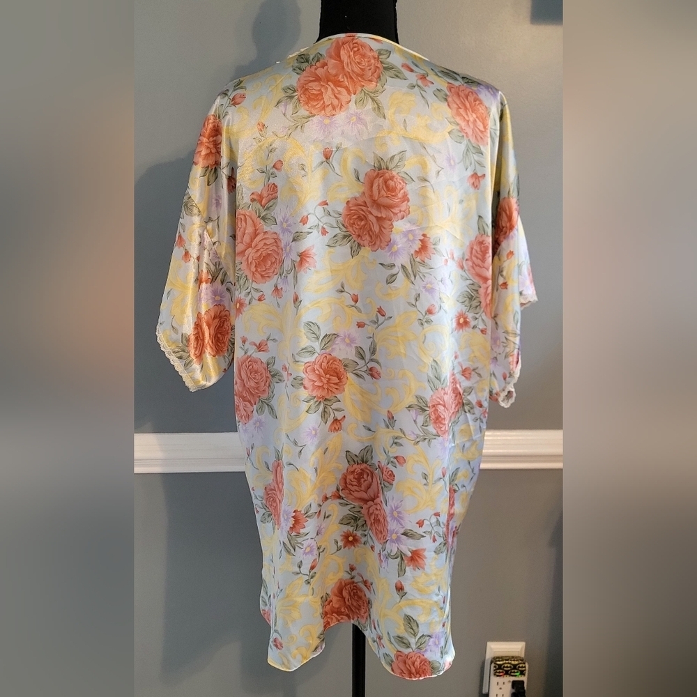 Victoria's Secret Gold Label Vintage Floral Robe - Picture 2 of 6